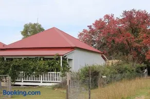 Glenlyon Dam Holiday Cottage & Farmstay - Image 2