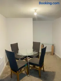 Kellies home Entire place Easy transport 5 min drive from Birmingham City centre - Image 4