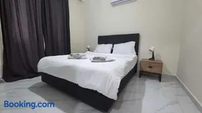 Royal Sun Elite Apartment by Long Beach - Image 5