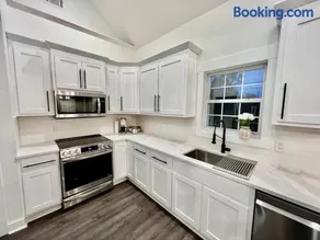Lake Lanier House 2 - Image 4