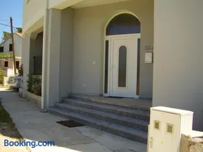 Water view brand new Apartment, short stroll to beach, peaceful! - Image 1