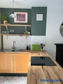 Treetops & Viaducts; open plan two-bed apartment - Image 2