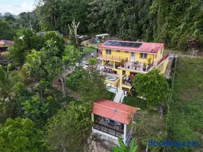 La Casita Amarilla en Utuado, Puerto Rico - Image 2
