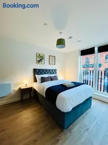 Birmingham City Centre, Luxury 1 Bed Apartment 45 - Free Parking - Image 1