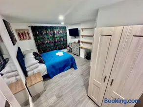 Rumi Lodge Stansted Airport - Image 3