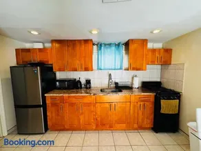 Queens NYC Private One Bedroom Bathroom Kitchen - Image 3