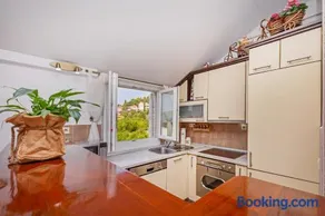 Apartamento con jardín - Image 3
