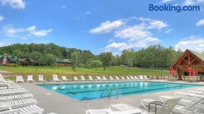 Berg Stuga, Free Attraction Tickets, Game Room, Hot Tub, WIFI!!! - Image 3