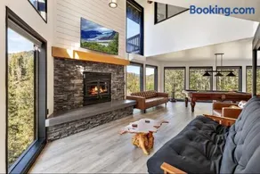 Riverfront Retreat with pool, Hot Tub, Mountain Views - Image 1