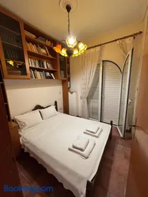 Sunset House - Image 4