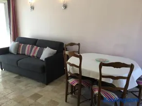 pretty gite with pool in cavaillon, beautiful view on the luberon mountains, 4 people. - Image 3