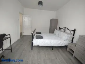 Cranbury House Apartments - Image 2