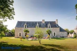 Le vieux château de Hommes - Image 3