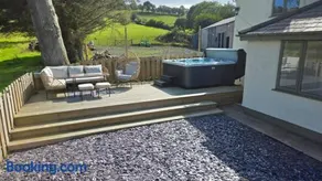 Cwm Uchaf Holiday Home, hot tub and horse view! - Image 2