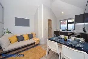 Super Cool Luxury Studio near the beach - Smart TV, Fast WiFi - Image 1