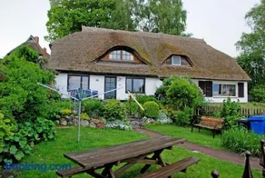 Ferienhaus mit Reetdach und Seebli - Image 4