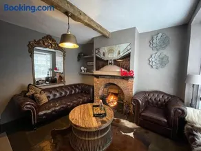 Entire Georgian luxury house - 3 Storey- High St Henley-in-Arden -Two bedrooms-Sleeps 4 people Close to Stratford upon Avon - Warwick - Solihull - NEC - Image 5