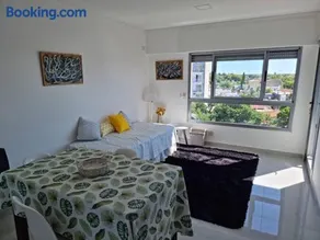 Hermoso departamento cerca del parque y centro - Image 1