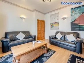 6 Bed in Tenby oc-fb220 - Image 4