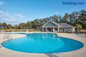 Lake Marion Resort 3BR Apartment - Image 2