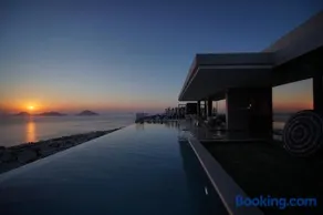 Villara Ultra Luxury Private Villa in Bodrum Daily Housekeeping Private Cook Chauffeur Service - Image 2