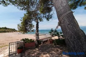 Exclusive Beachfront Villa with Pool for 8 at Island Brač - Image 5