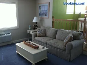 Romantic riverside Sheepscot Harbour Studio #308 - Image 2