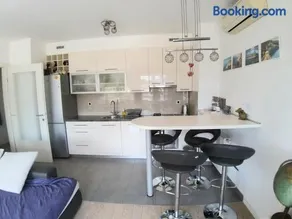Theos atelier SELF CHECK IN APARTMENT w Free Private Parking - Image 2