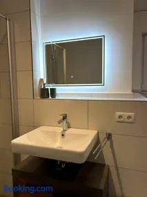 Nur 9 Min zu Fuß ins Zentrum I Balkon I Netflix - Image 1