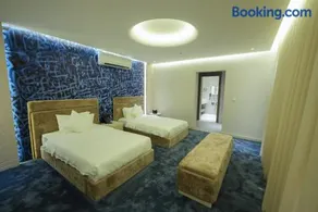 Twelve Hotel - Image 5