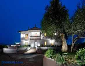 VILLA CLAUDIA RESORT - Image 1