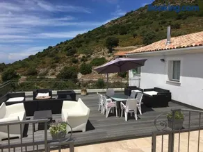 Agréable villa entièrement équipée avec terrasse, barbecue et jardin | Vue jardin - Image 3