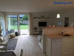 En perle af et sommerhus tæt på både strand og by - Image 3
