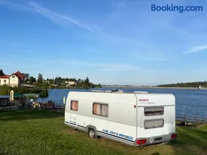 Karavan u přehrady - Image 1