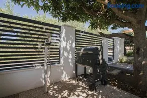 Green Apartment - Image 5