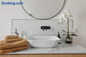 Luxury Country Accommodation in Magra, Tasmania - Image 1