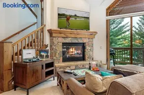 E1 Village Townhouse - Image 4