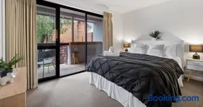 Forest Edge Villa - Family Friendly - Walk To Town - Image 2