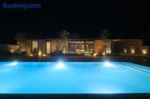 Barefoot Luxury Eressos Apartments - Image 2
