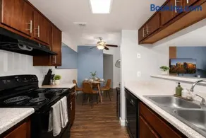 Spacious Tempe 2BR Pool Gym Near ASU - Image 3