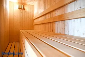 VAL HILLS Rural Holiday House - Image 1