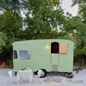 Olívia, Caravana Vintage, Castelo de Vide - Image 1