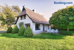 Reetdachhaus mit großem Garten und Kamin - Image 2