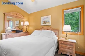 Sunset Shores - Lakeside Cabin #1 by Simple Life Rentals - Image 2