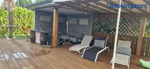 Villa familiale avec piscine et pool house - Image 1