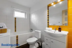 Komfortný apartmán so záhradou a súkromným parkoviskom - 24h self check-in - Image 5