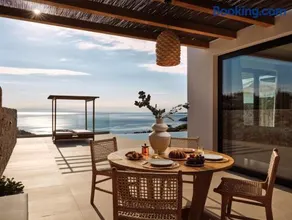 Theros Luxury Suites - Image 1