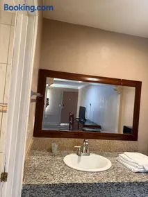 La PETITE ROUGE MOTEL - Image 3