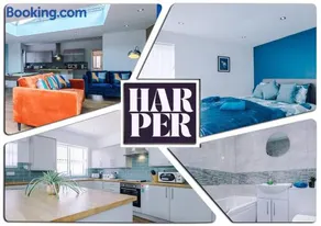 Modern 4-BR Home Sleeps 10 Ideal for Families Contractors & Groups - Image 1