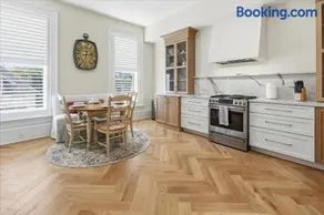 Spacious Fully Renovated Home in DT Lafayette - Image 2